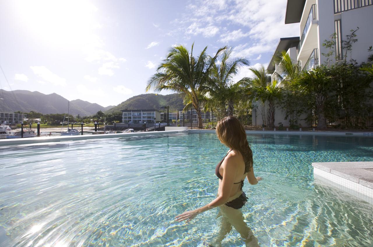 Peppers Blue On Blue Hotel Nelly Bay Exterior foto Infinity pool at Peppers Beach Club Resort, Port Douglas, Queensland, Australia