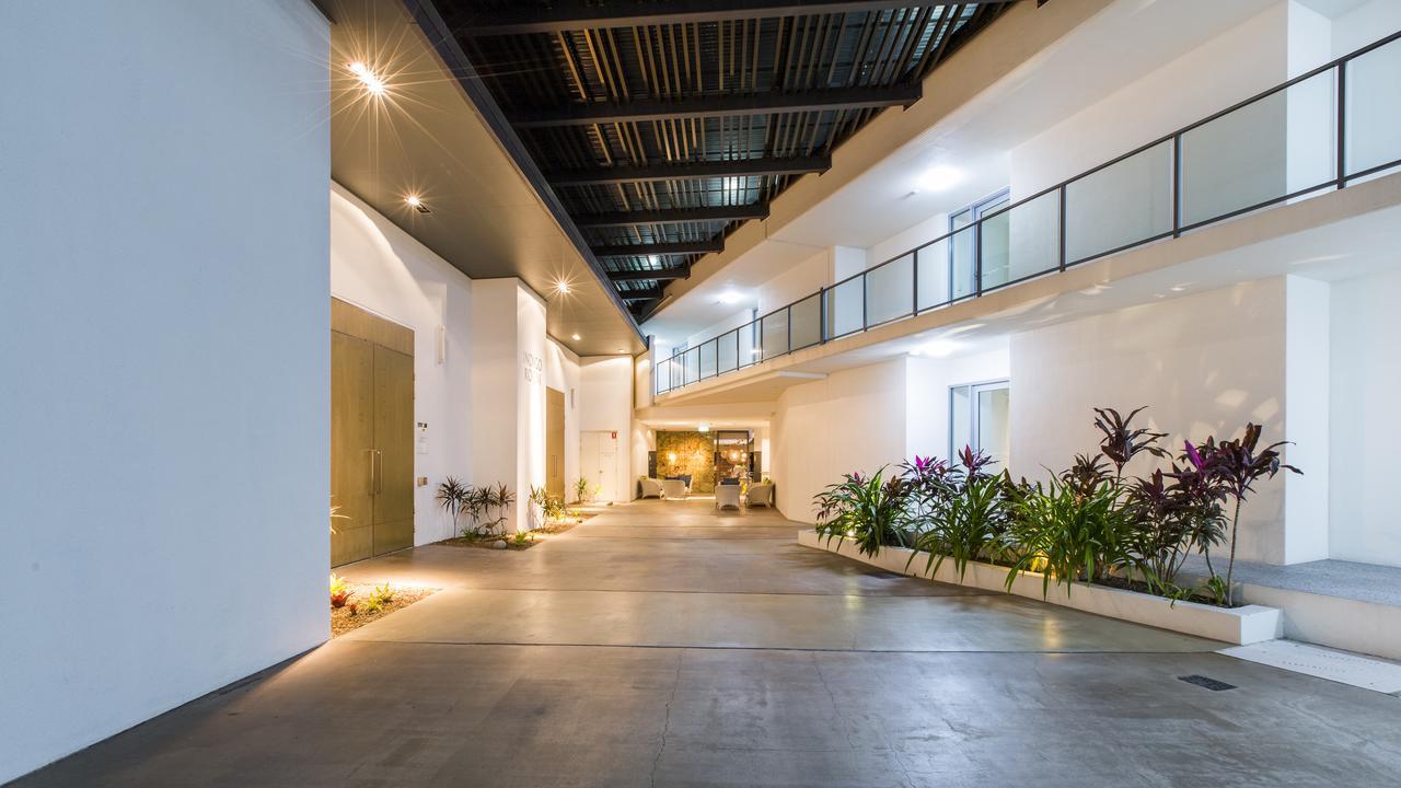 Peppers Blue On Blue Hotel Nelly Bay Exterior foto Interior of the hotel